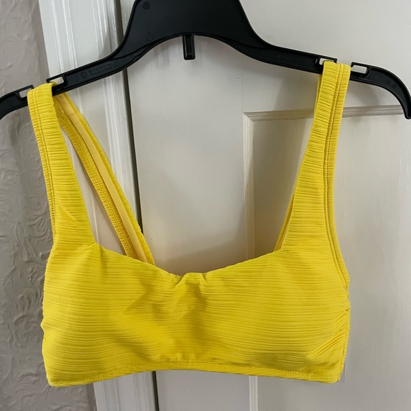 NWT Salt Cove Juniors Mint Spark Variegated Bikini Top Yellow - Picture 2 of 3